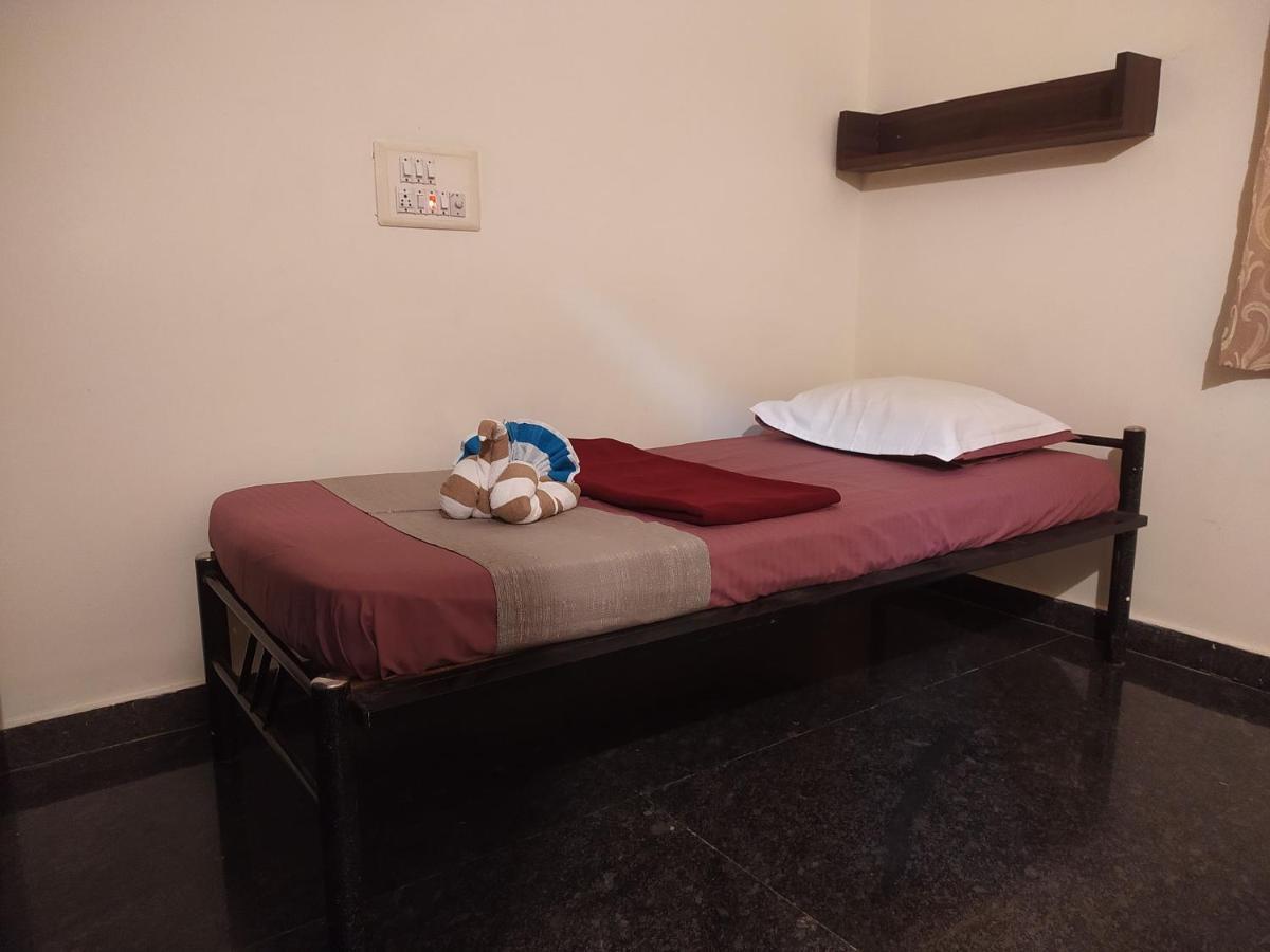 Sry Comfort Residence Bangalore Esterno foto