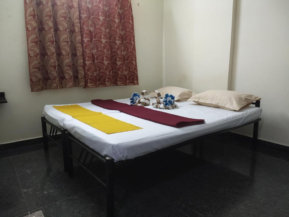 Sry Comfort Residence Bangalore Esterno foto